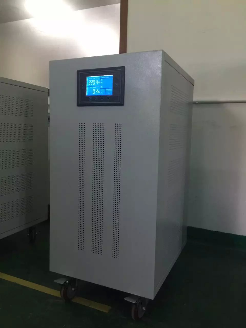 三相智能無觸點交流穩壓器