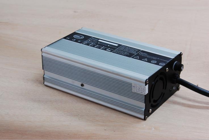 廠(chǎng)家直銷(xiāo)大功率鉛酸電池充電器12V40A